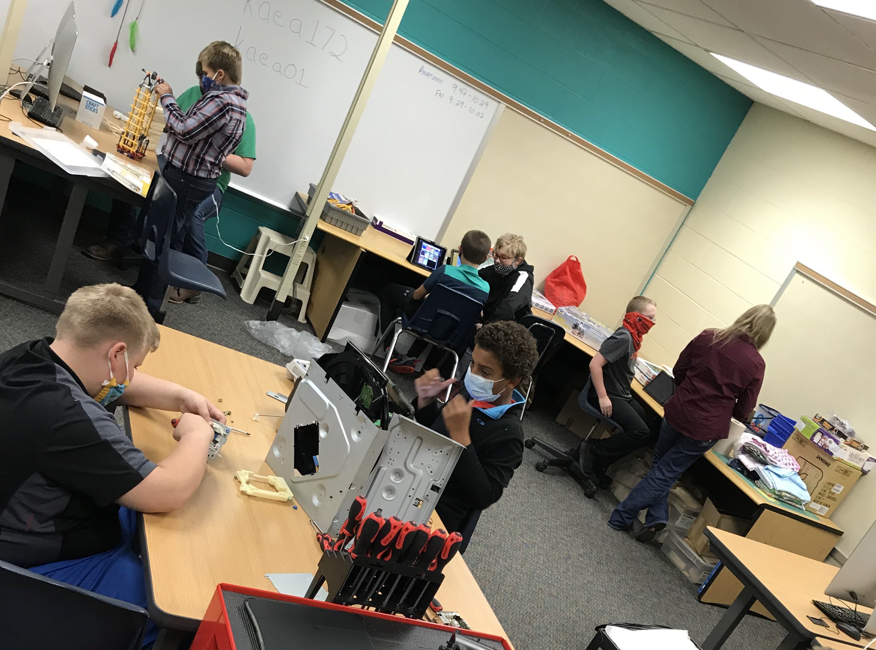 Students paired with community and business volunteers to work on real-world projects using their makerspace.